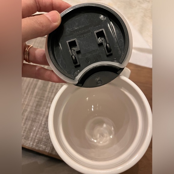 New Elf Buddy mug with travel lid - Picture 4 of 5